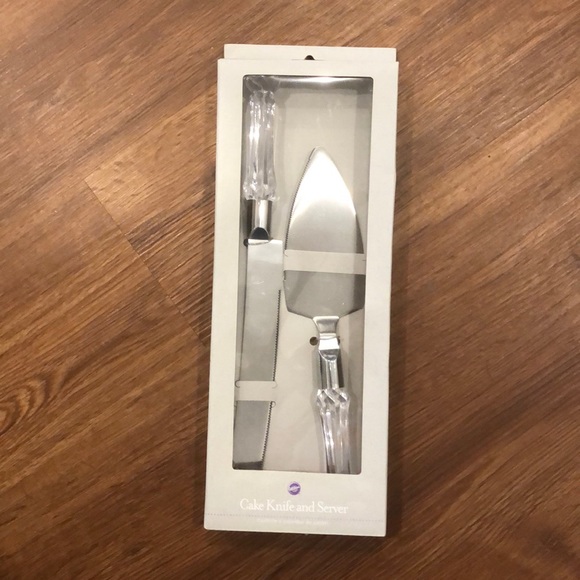 Wilton Other - Cake knife and server